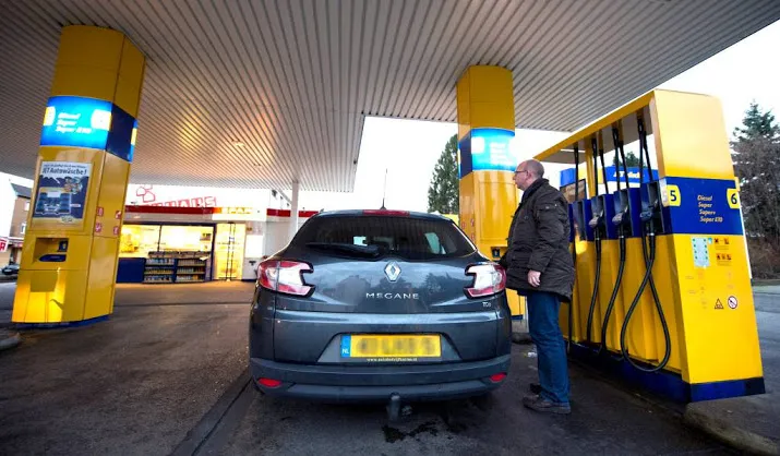benzine op termijn 2 euro per liter