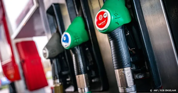 benzine weer duurder ook in belgie recordprijzen aan de pomp