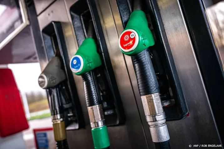 benzineprijs bij veel pompen weer met meerdere centen omlaag