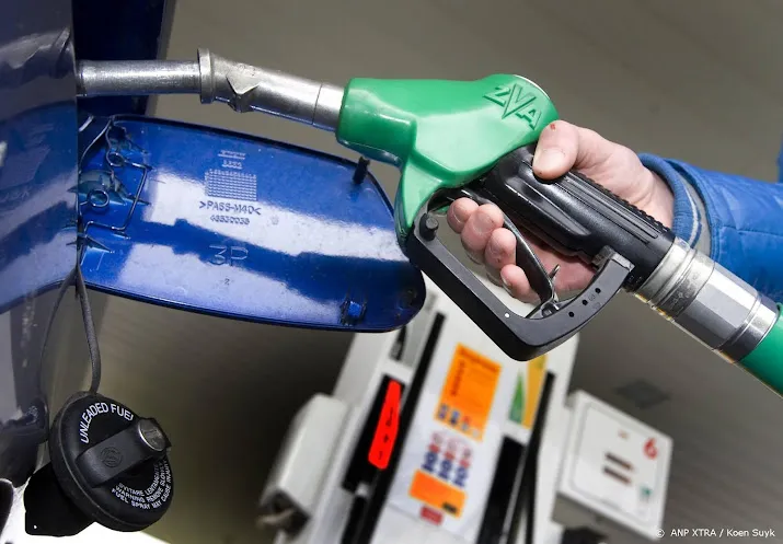 benzineprijs dit weekend naar record door spanningen oekraine