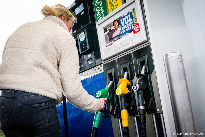 benzineprijs ondanks accijnsverlaging dicht bij recordhoogte