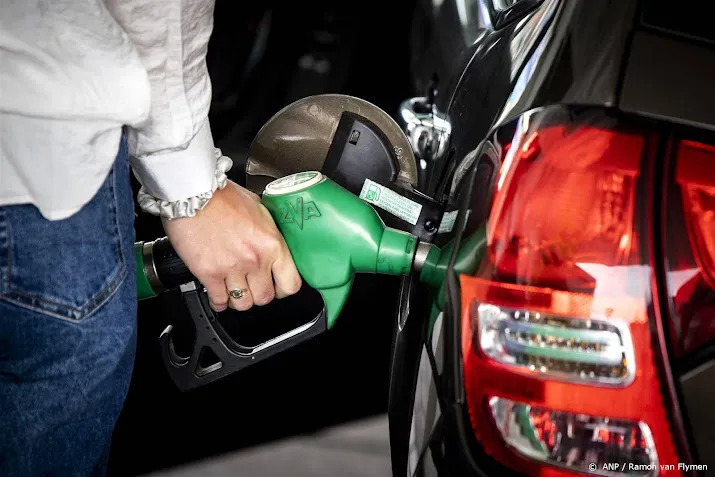 benzineprijzen dalen flink door lagere olieprijzen
