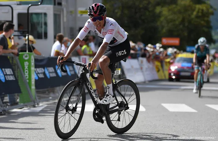 bernal verlaat criterium du dauphine wegens rugproblemen