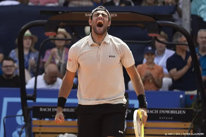 berrettini houdt tsitsipas uit finale tennistoernooi gstaad
