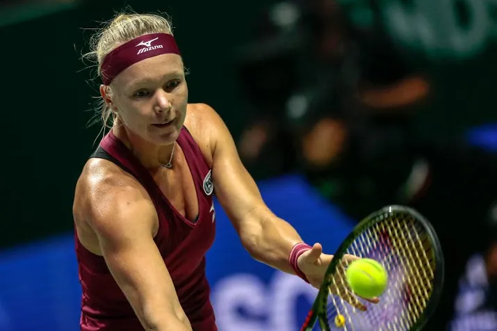 bertens twee zeges af van historische titel