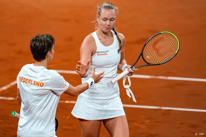 bertens zegt sorry en probeert gedachten te verzetten