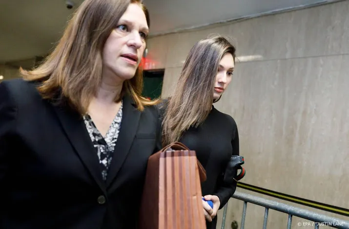 beschuldiger vergelijkt weinstein met jekyll en hyde