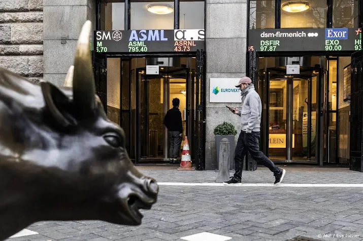 besi zet koersval voort in lagere aex na adviesverlaging