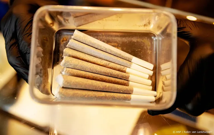 beslag op 30 000 joints en half miljoen euro