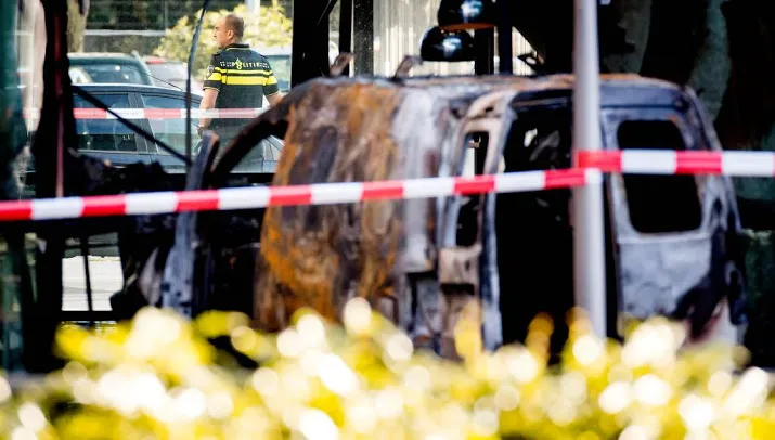 bestuurder bestelauto vluchtte weg in audi