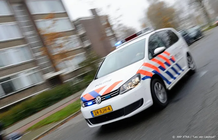 bestuurder rijdt door na ernstige aanrijding in rotterdam