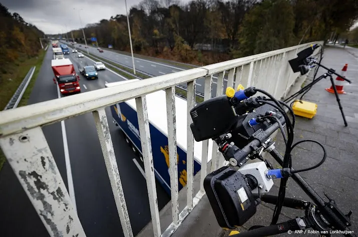 bestuurders vaker beboet voor gebruiken mobiel in verkeer