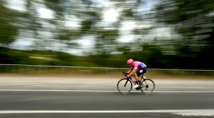 bettiol verrast met winst ronde van vlaanderen