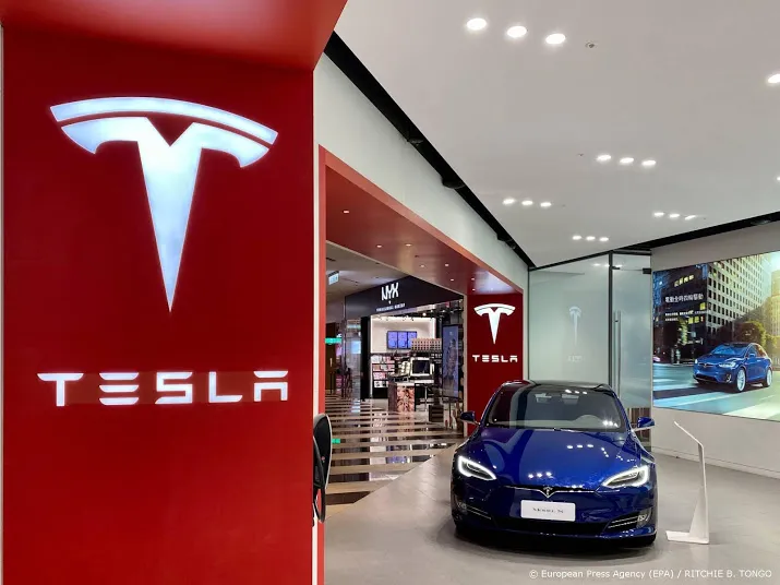beurswaarde tesla stijgt tot boven 800 miljard dollar