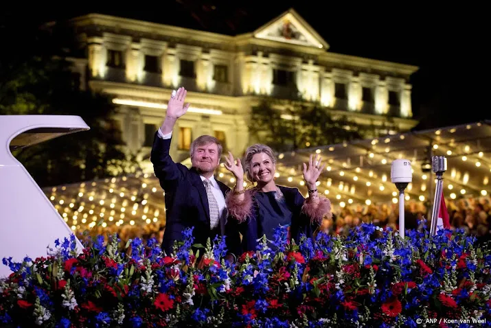 bevrijdingsdag weer als vanouds afgesloten met concert op amstel