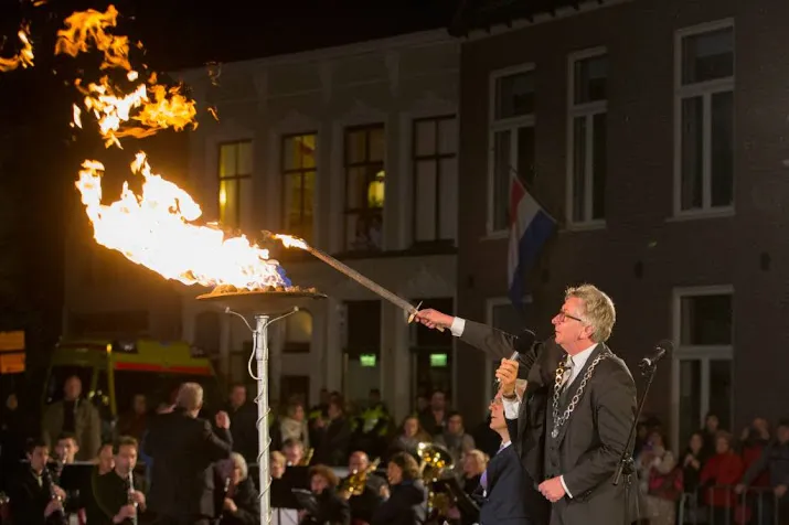 bevrijdingsvuur laait op in wageningen