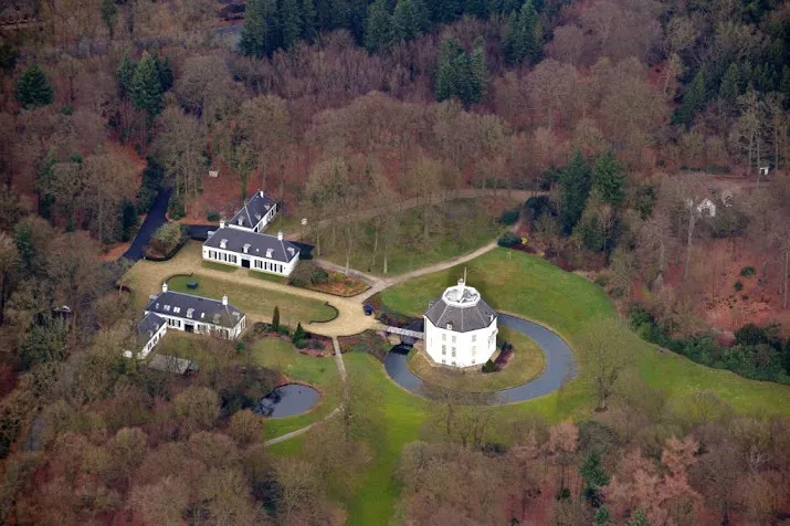 bezit koninklijke familie beslaat 520 ha