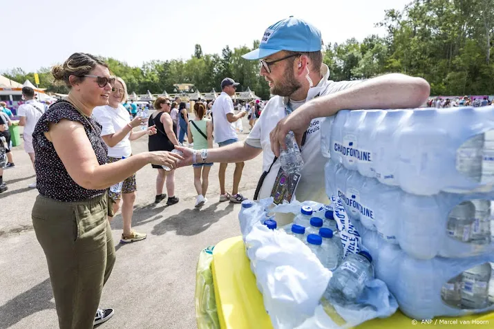 bezoekers mogen zelf drinkwater meenemen naar pinkpop om hitte