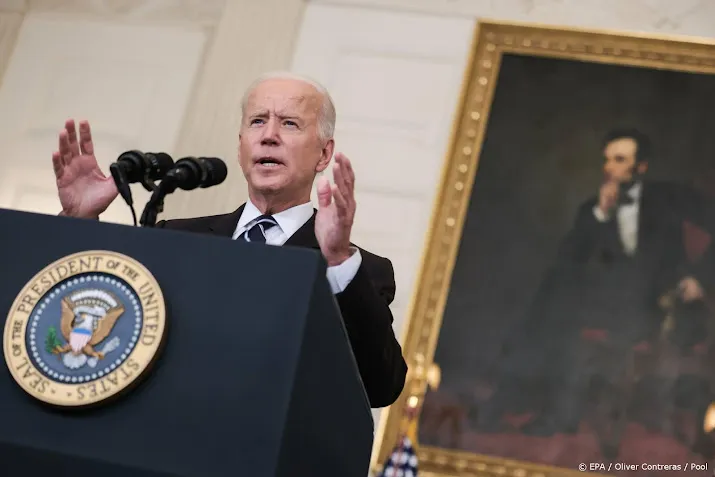biden neemt maatregelen om uitstoot luchtvaart te beperken