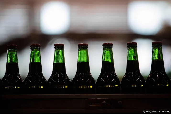 bierbrouwerij ab inbev vervangt oud bier om horeca te steunen