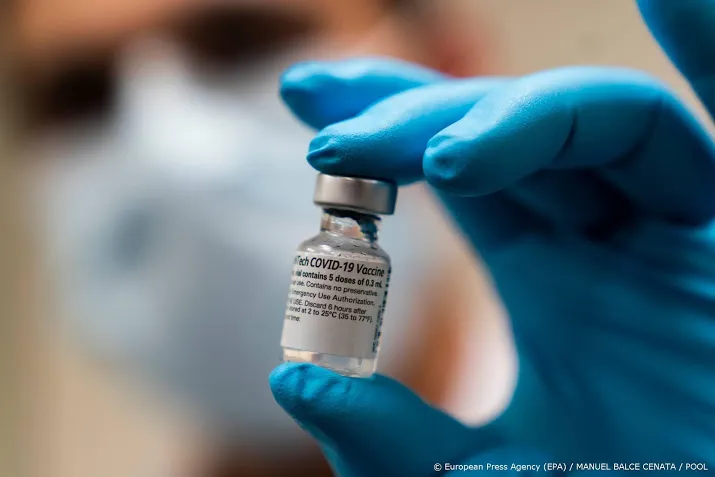 bij goedkeuring vaccin op 8 januari eerste inenting in nederland