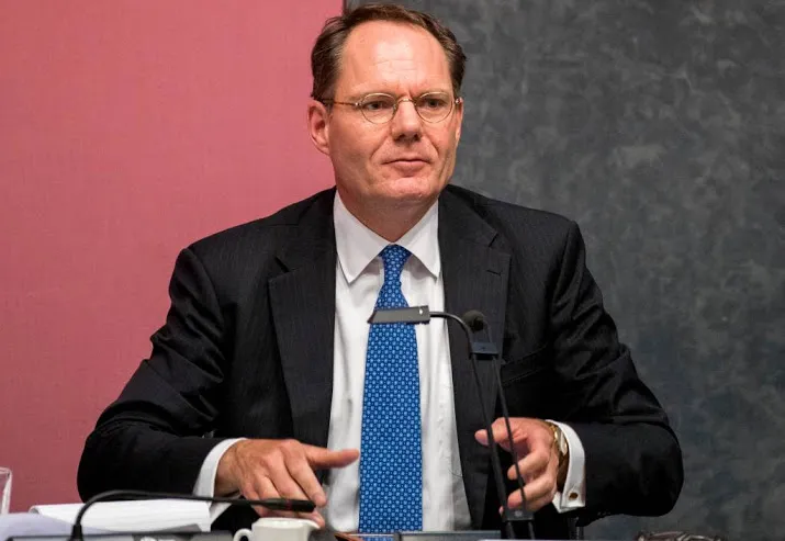 bijleveld haalt uit naar wethouder amsterdam