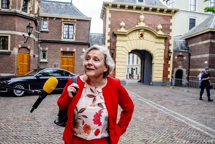bijleveld team van cdaers gaat vertrekkende leden bellen