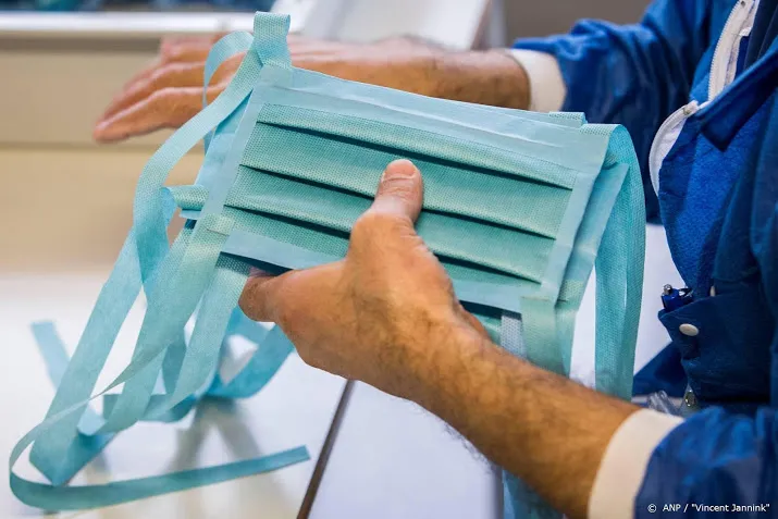 bijna 40 000 mondkapjes ingezameld voor haagse zorginstellingen