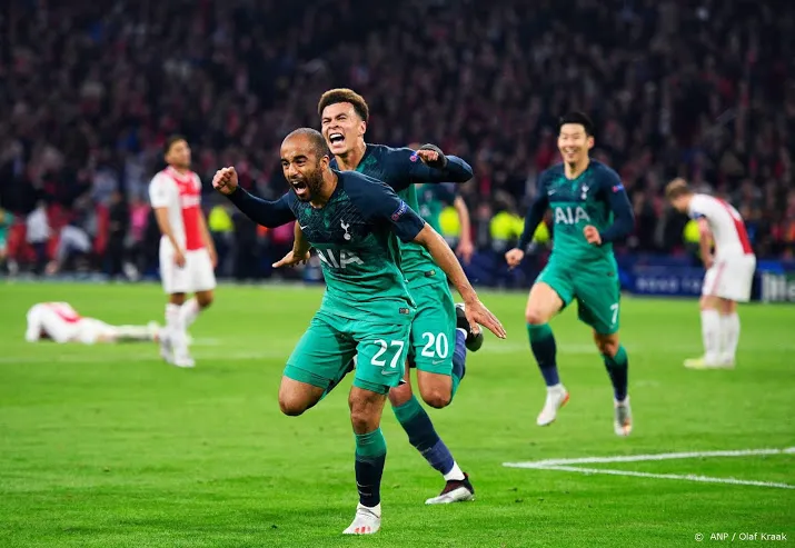bijna 54 miljoen zien ajax ten onder gaan