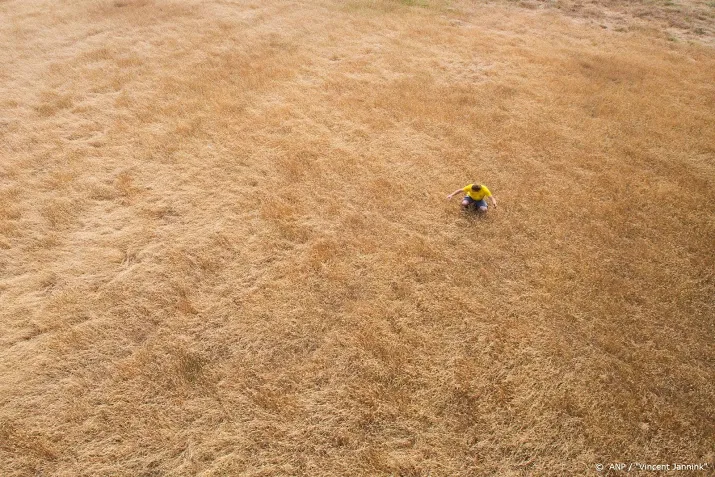 bijna helft nederlanders maakt zich zorgen over droogte