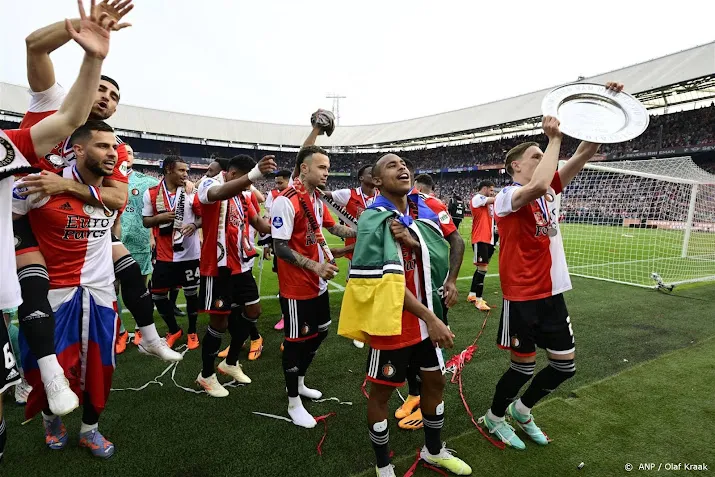 bijna miljoen kijkers voor kampioensduel feyenoord