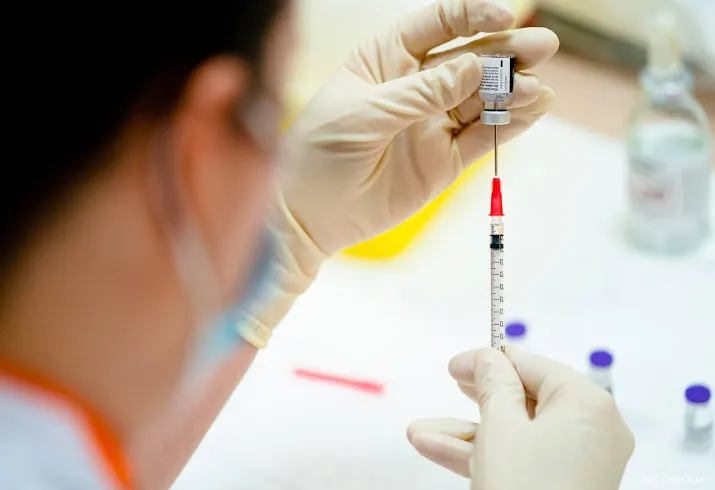 biontech boekt ruim 10 miljard winst met coronavaccins