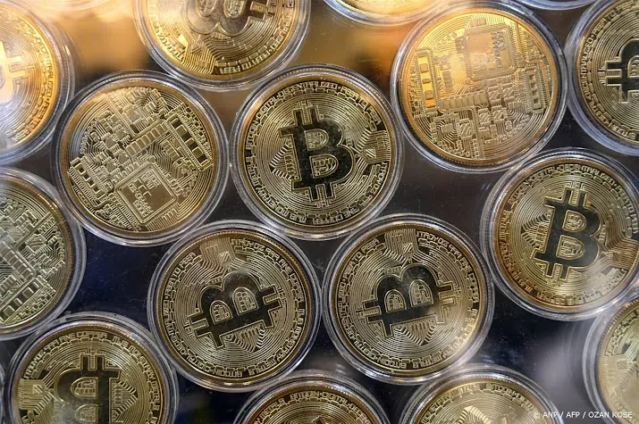 bitcoin overtreft recordniveau van 69 000 dollar uit 2021