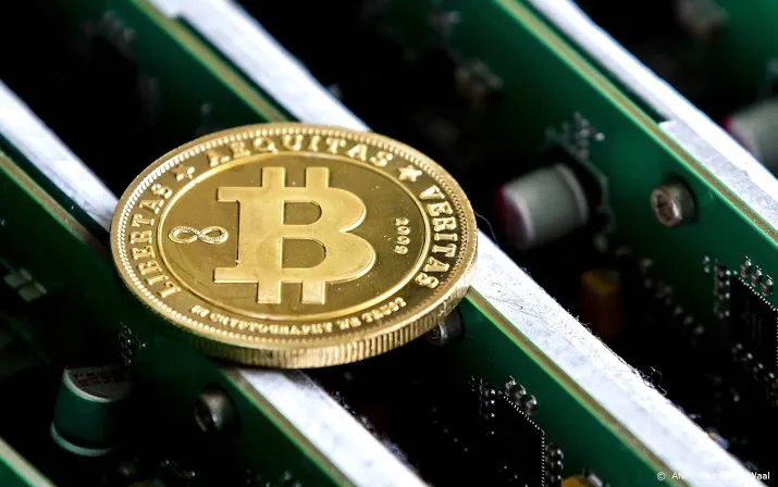 bitcoin stijgt voor het eerst tot boven 60 000 dollar