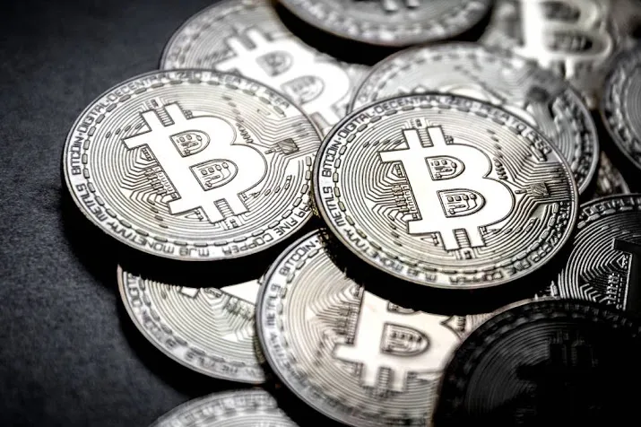 bitcoin zakt flink in waarde