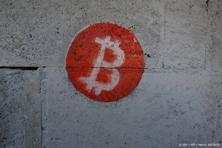 bitcoin zet opmars voort tot boven 71 000 dollar