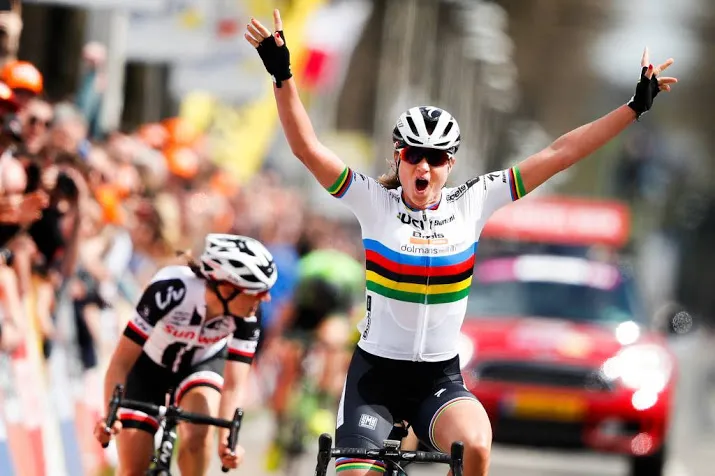 blaak wint gold race voor vrouwen