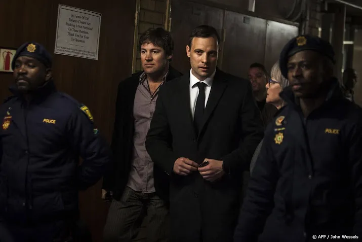 blade runner pistorius tien jaar na moord voorwaardelijk vrij