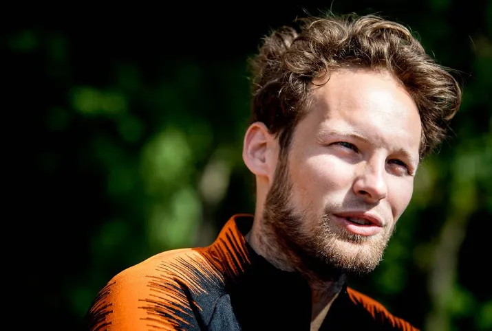 blind keert terug naar ajax 2