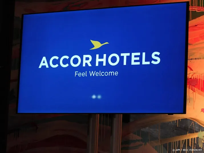 bloomberg accor wil hotels verkopen om schulden af te lossen