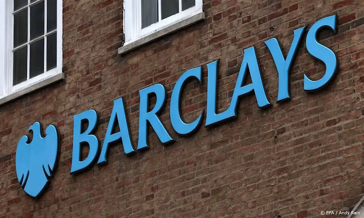 bloomberg britse bank barclays wil honderden banen schrappen