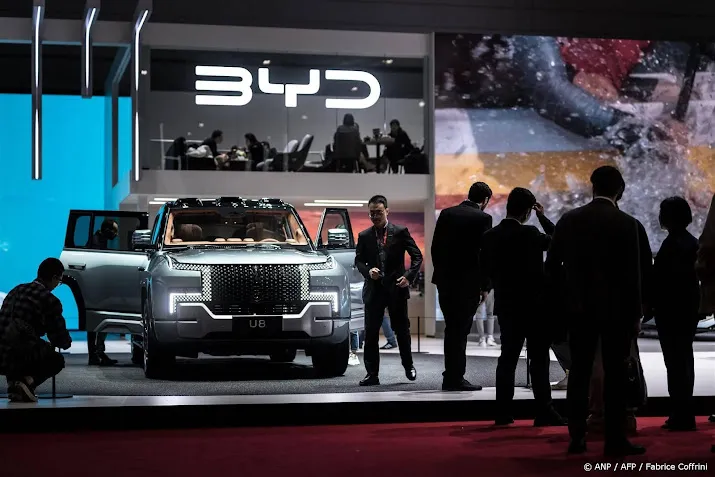 bloomberg china dwingt automakers meer chinese chips te kopen