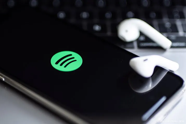bloomberg muziekdienst spotify schrapt deze week banen