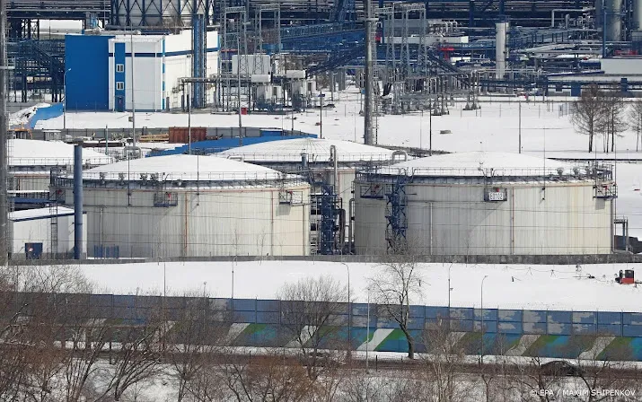 bloomberg russische economie krimpt nog harder dan gedacht