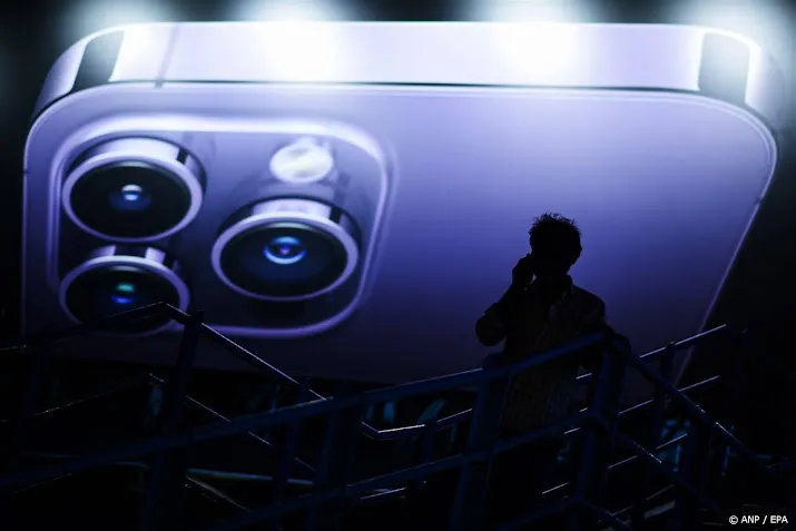 bloomberg tata gaat grote iphone fabriek bouwen in india