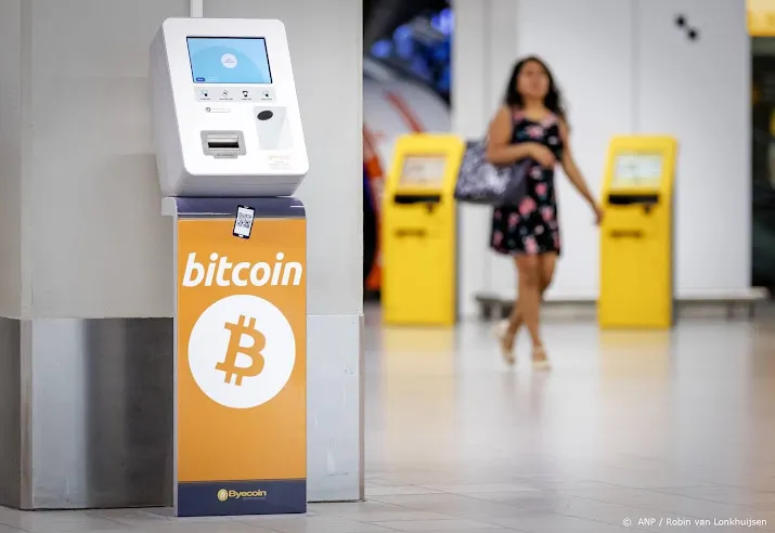 bloomberg toezichthouder vs duikt op groot cryptoplatform