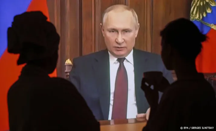 bloomberg vs overwegen sancties tegen centrale bank van rusland