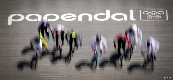 bmxers rijden laatste wereldbeker voor spelen in 2024 in papendal
