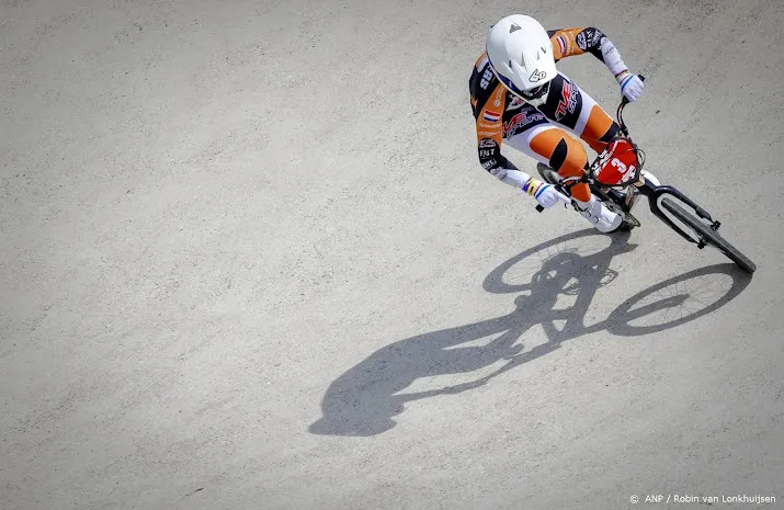 bmxster laura smulders wint weer in bogota en pakt wereldbeker