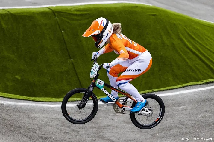 bmxster merel smulders rijdt naar olympisch brons